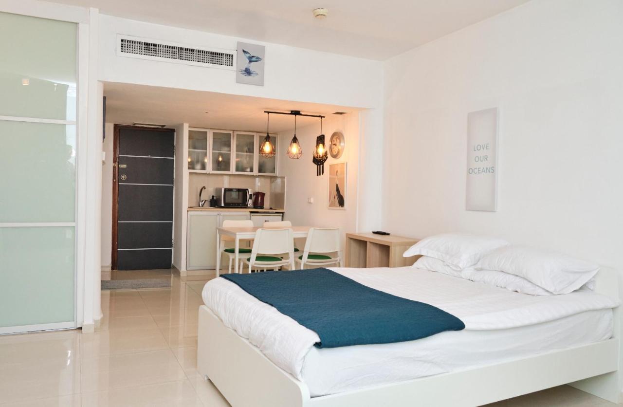 Ferienwohnung Sunny Sea View Studio Herzelia Exterior foto