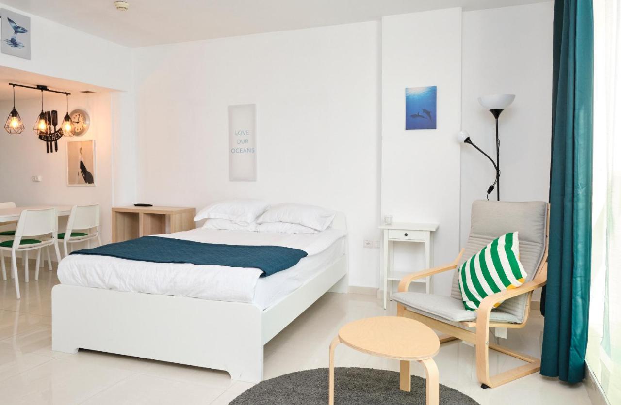 Ferienwohnung Sunny Sea View Studio Herzelia Exterior foto