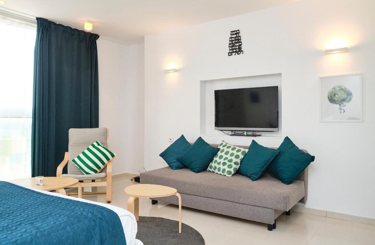 Ferienwohnung Sunny Sea View Studio Herzelia Exterior foto