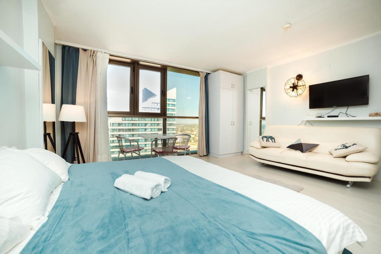 Ferienwohnung Sunny Sea View Studio Herzelia Exterior foto