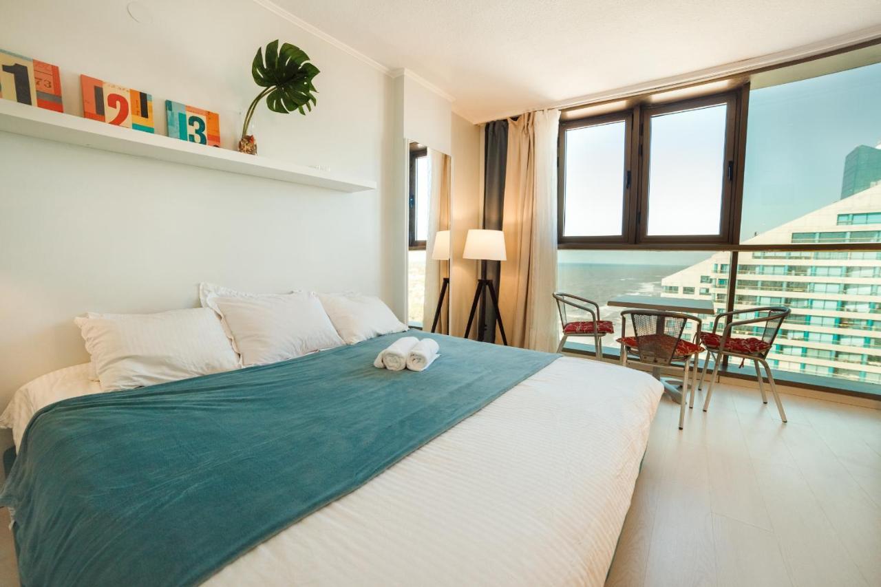 Ferienwohnung Sunny Sea View Studio Herzelia Exterior foto